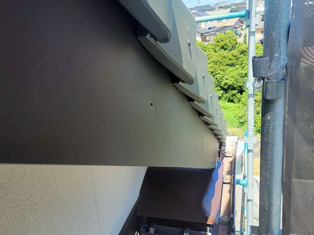 天白区　破風板に対してガルバリウム鋼板を被せるメンテナンスの完成状況