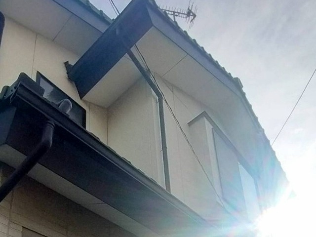 定期点検でサイディング外壁の色あせを確認