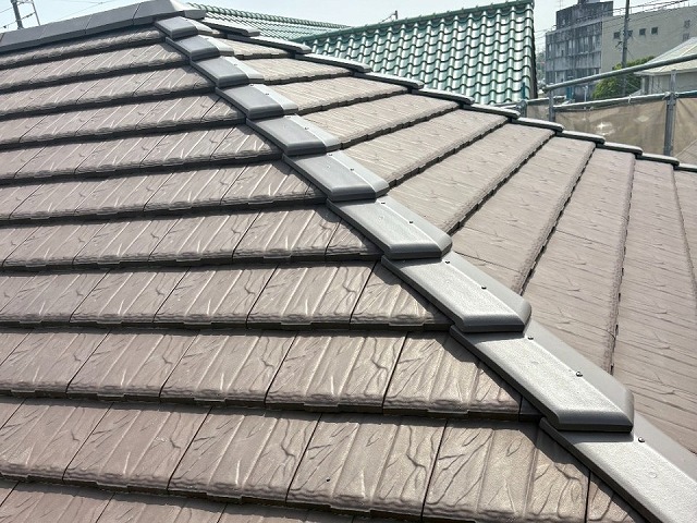 日進市　隅棟の差し棟板金に瓦役物を被せるカバー工事で差し棟瓦の設置が完了