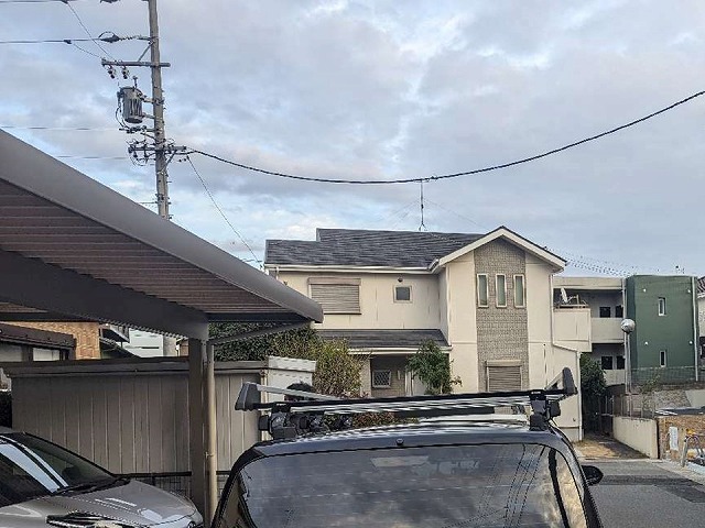 劣化したペフのメンテナンスを行う住宅のカーポート