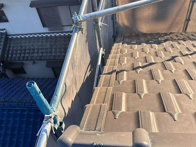 袖瓦取り直し工事で袖瓦の再設置が完了