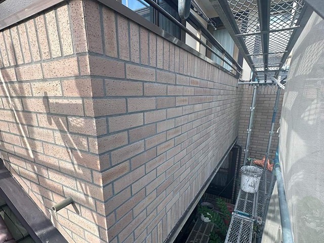 乾式タイル目地込み工事が完成