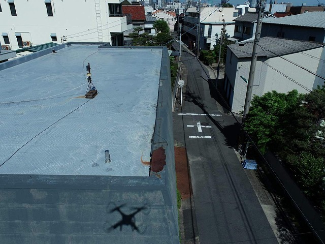 陸屋根住宅の屋上の劣化状況