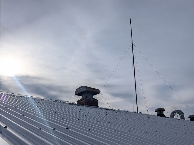 屋根カバー工法による改修工事の完成