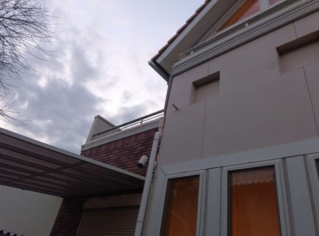 住宅の無料点検でシャッターボックスなどの付帯部に劣化を確認