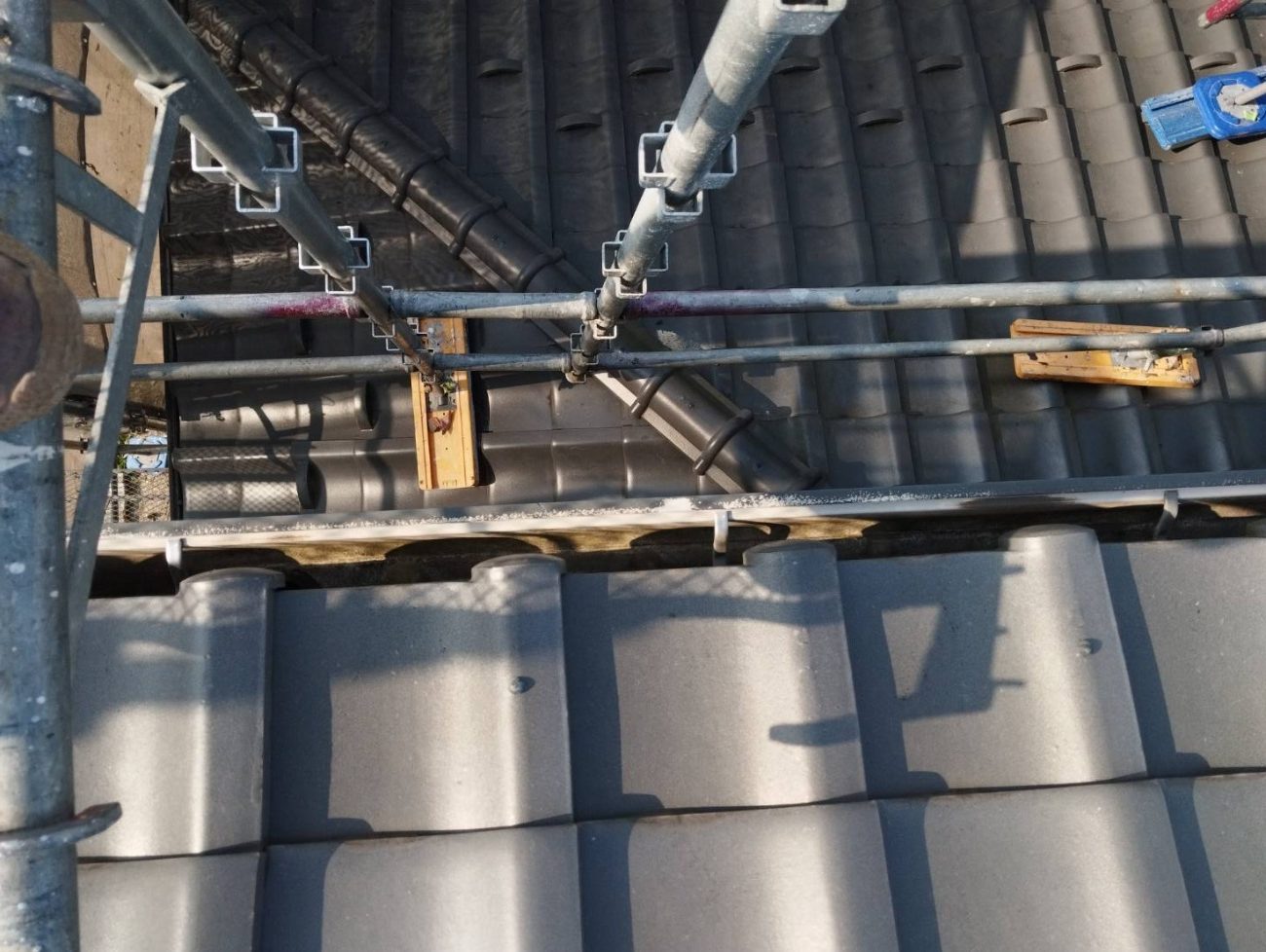 仮設足場の設置