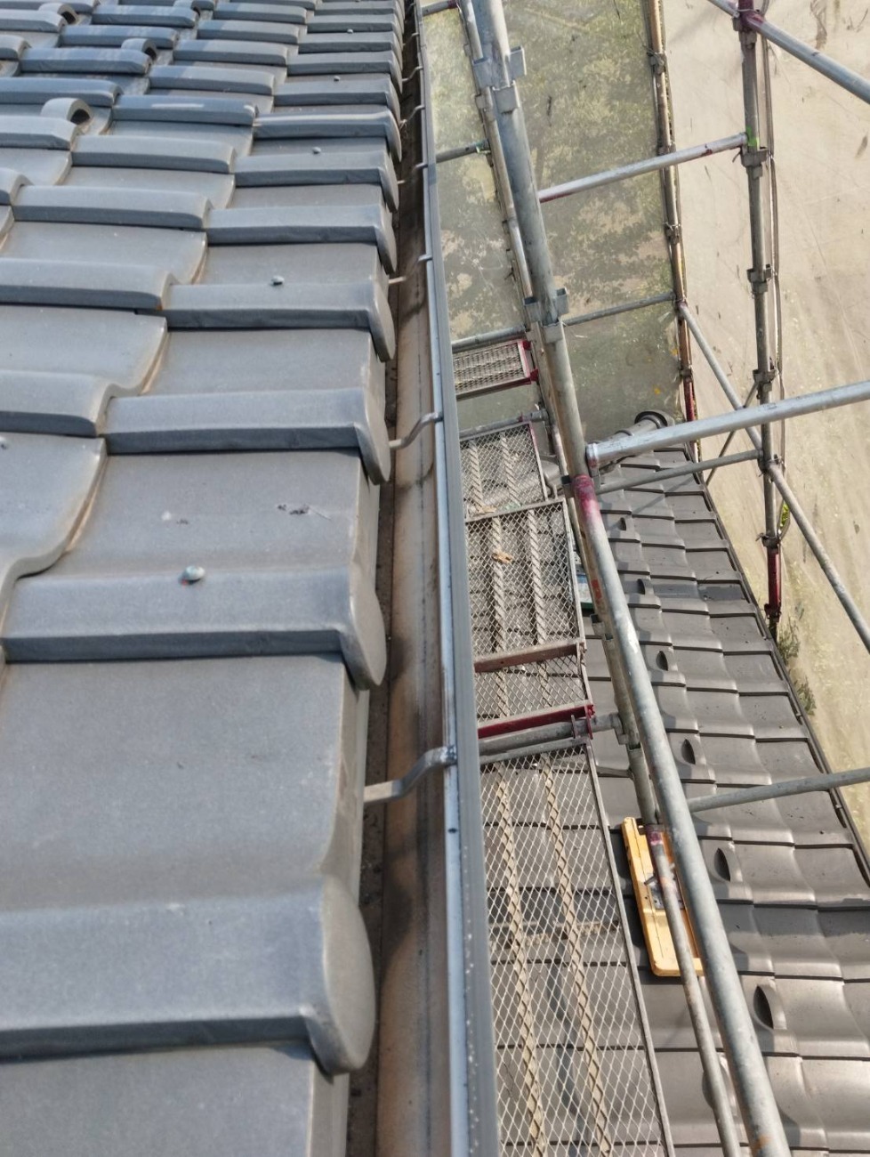 仮設足場の設置