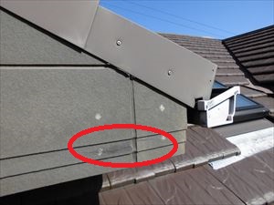 破風板ヒビ割れ