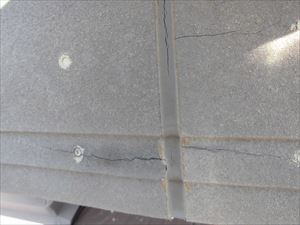 破風板ヒビ割れ