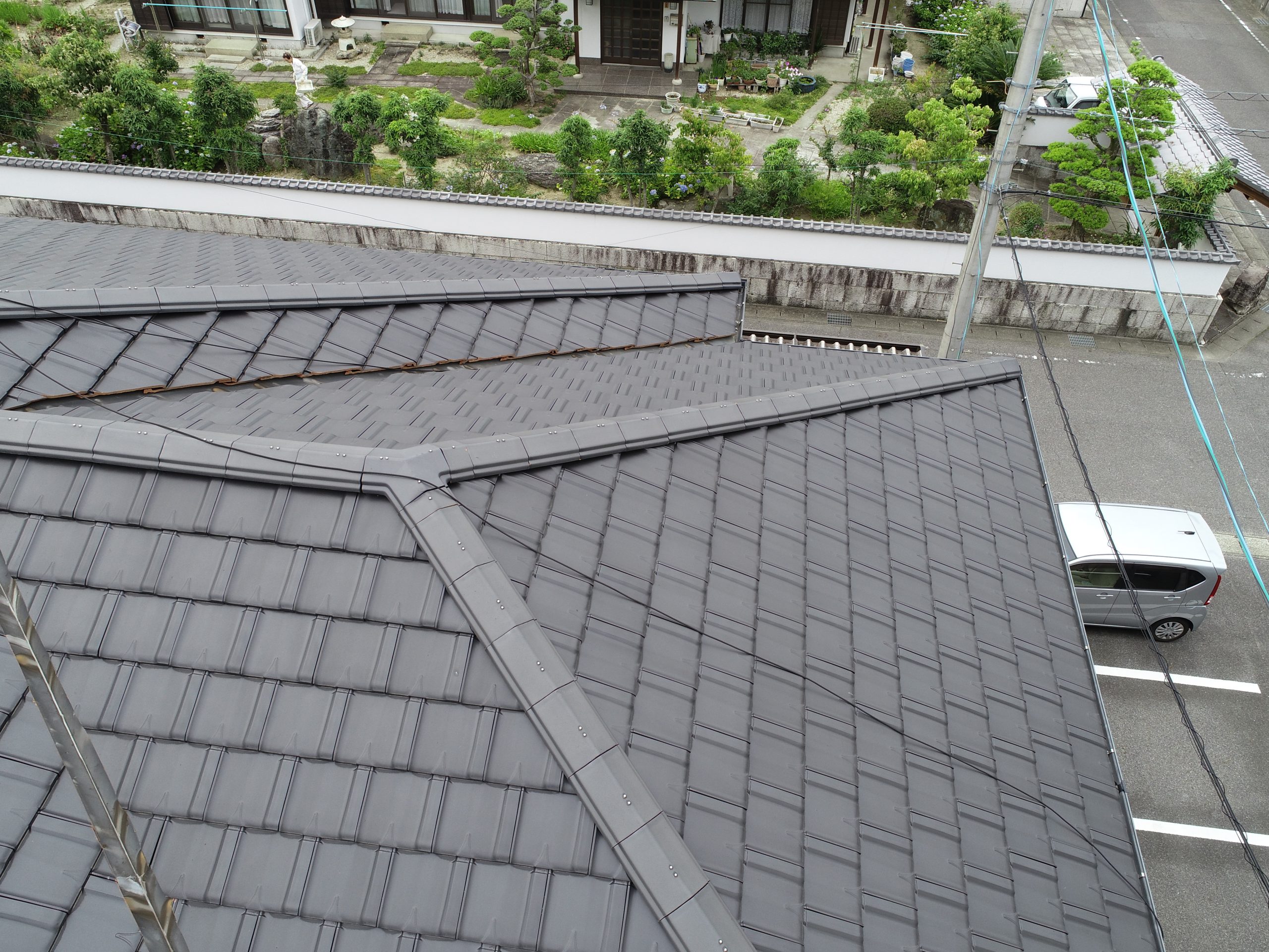 棟瓦を固定する漆喰の点検