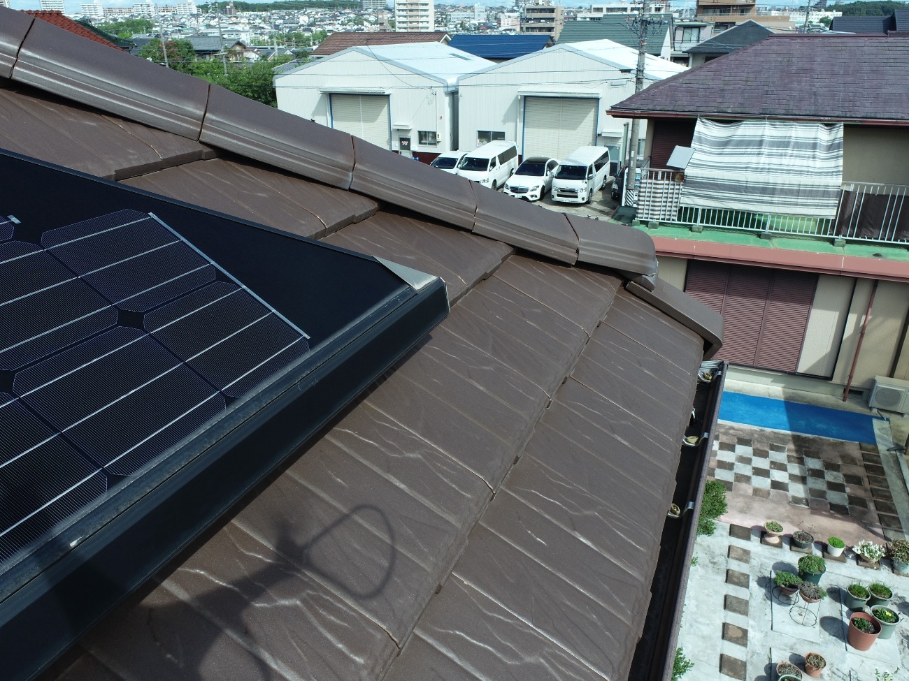 浮きが見られる屋根瓦