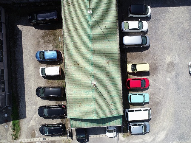 ドローン調査で雨漏りしているスレート屋根の確認