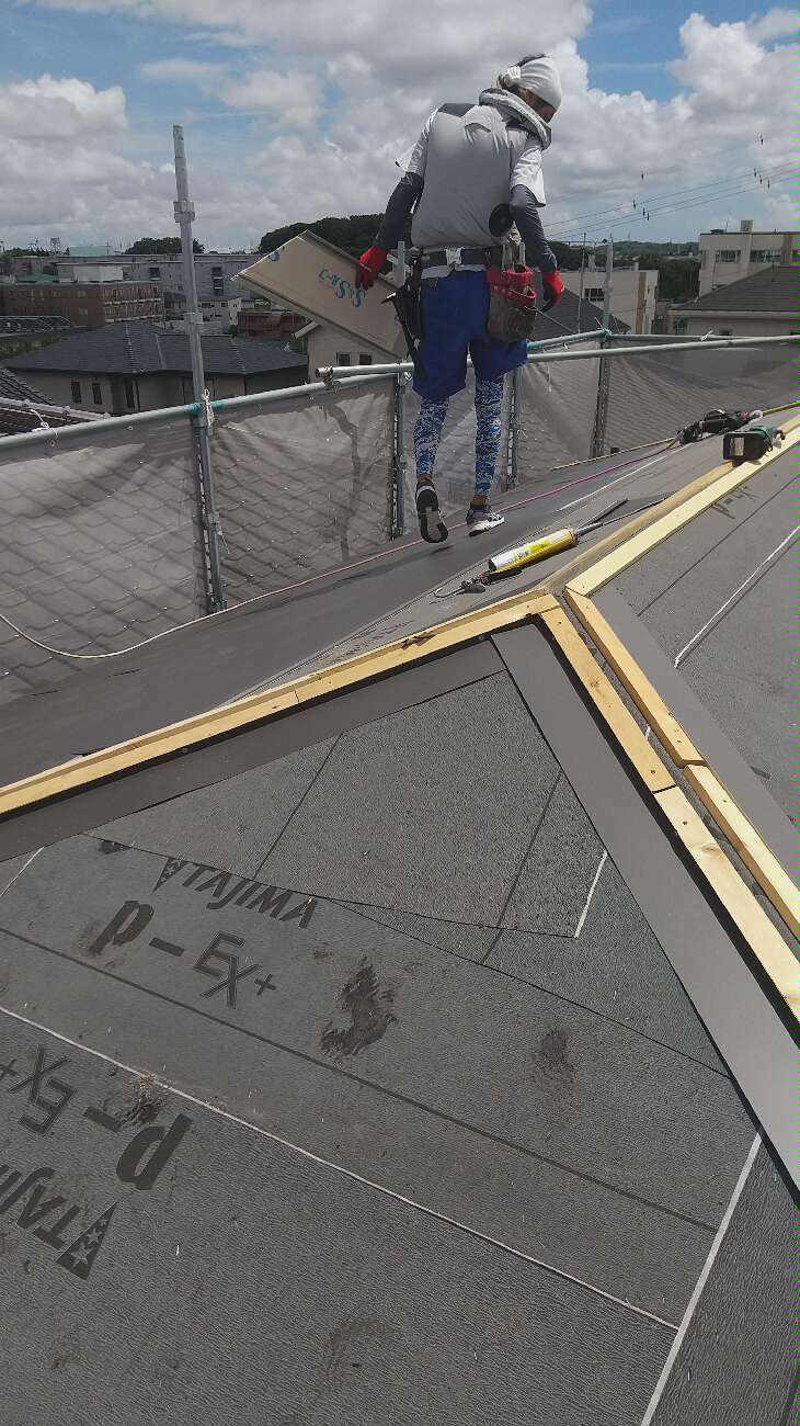 棟部に取り付けた木下地