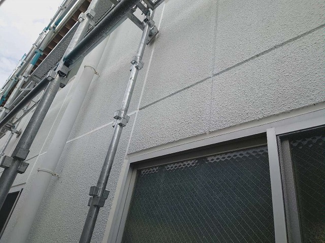 雨漏りしていたALC外壁のコーキング打ち替え工事が完了した状況