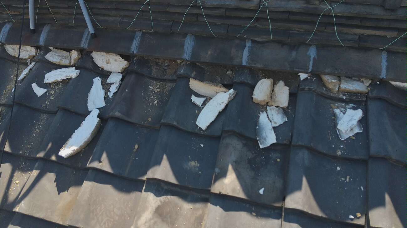 漆喰の取り除き作業