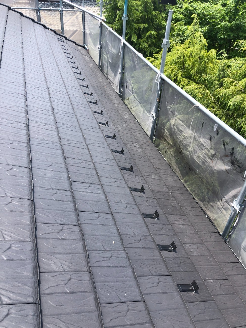 雪止め金具の設置