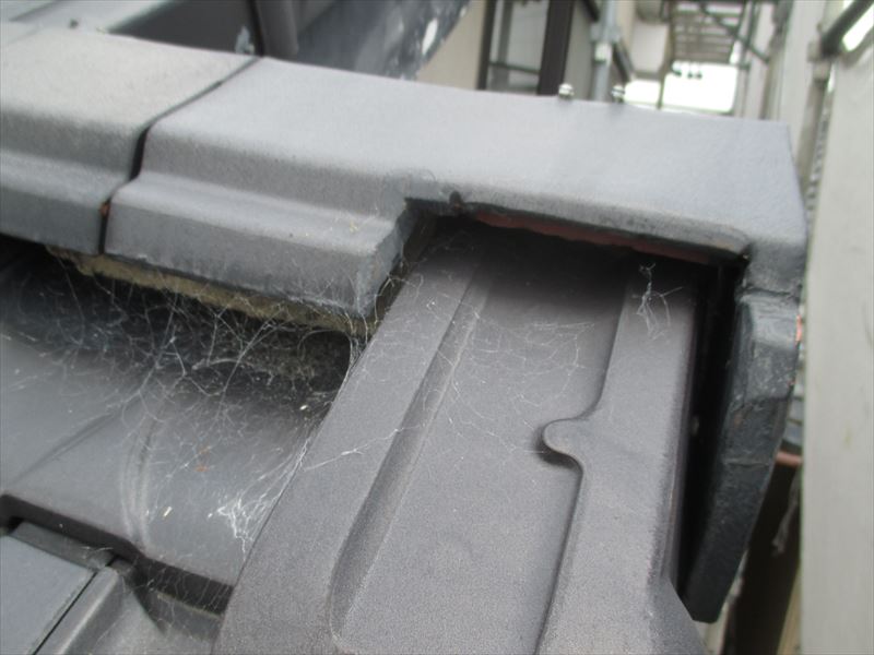 棟瓦とケラバ瓦の取合い