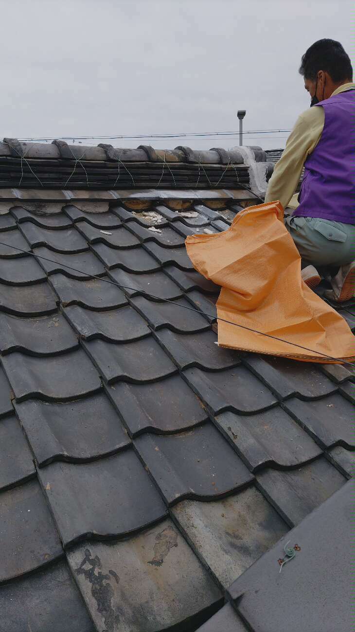 取り除いた漆喰を回収