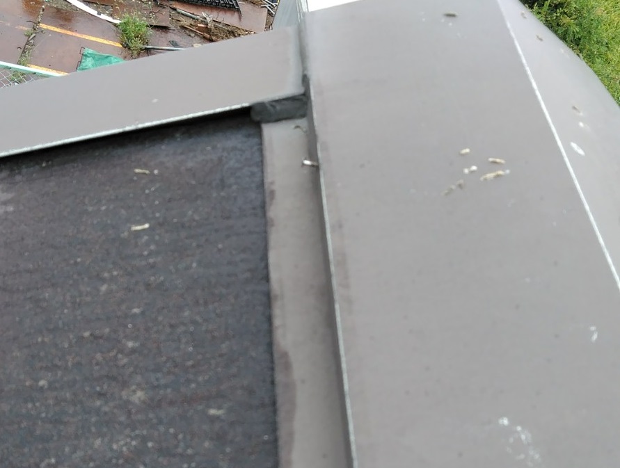 棟板金の釘浮き