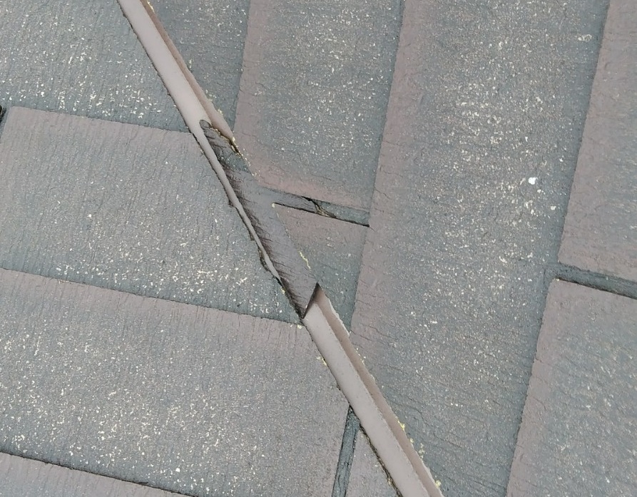 谷部分にスレートの欠片