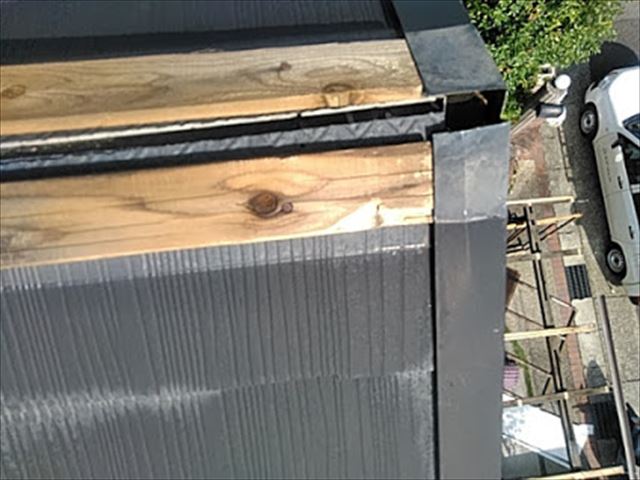 板金が飛ばされた屋根のカバー工事