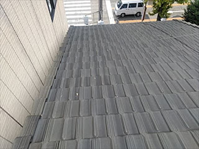 繁華街で瓦が飛んだ！