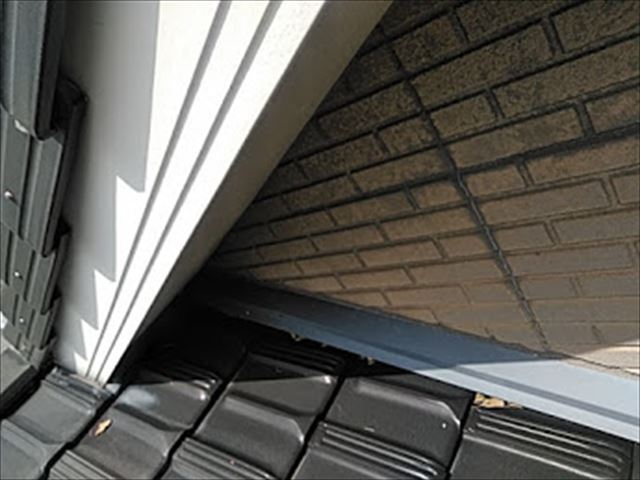 繁華街で瓦が飛んだ！