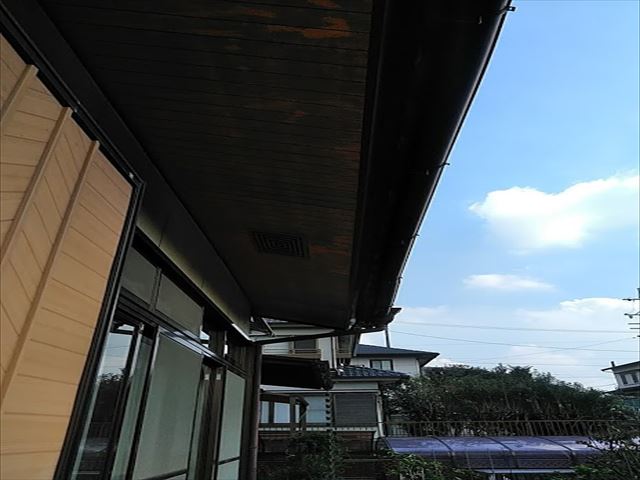 軒天張替えとドア交換