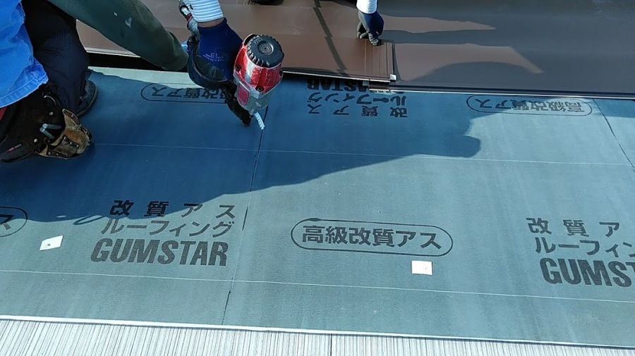 20年スレートの棟板金が飛んだ