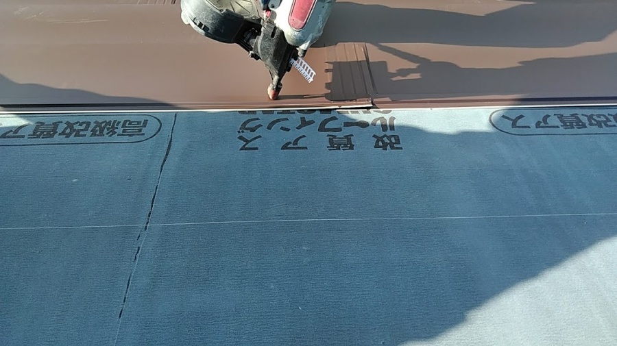 20年スレートの棟板金が飛んだ