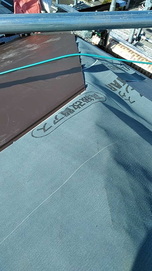 20年スレートの棟板金が飛んだ