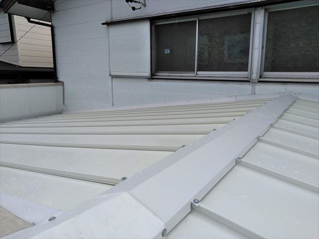 立平葺きのカバー工事