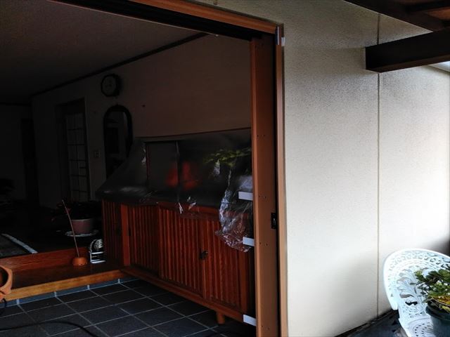 軒天張替えとドア交換