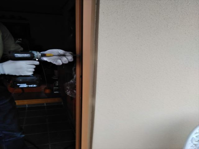 軒天張替えとドア交換