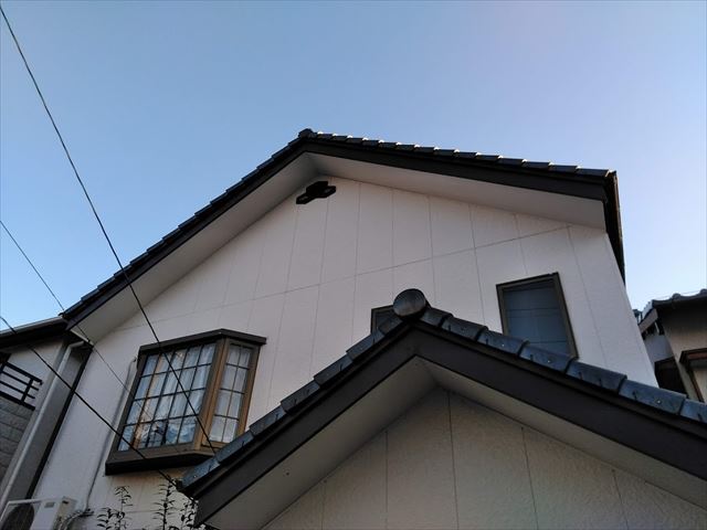飛んだ棟瓦をガルバ棟瓦に交換