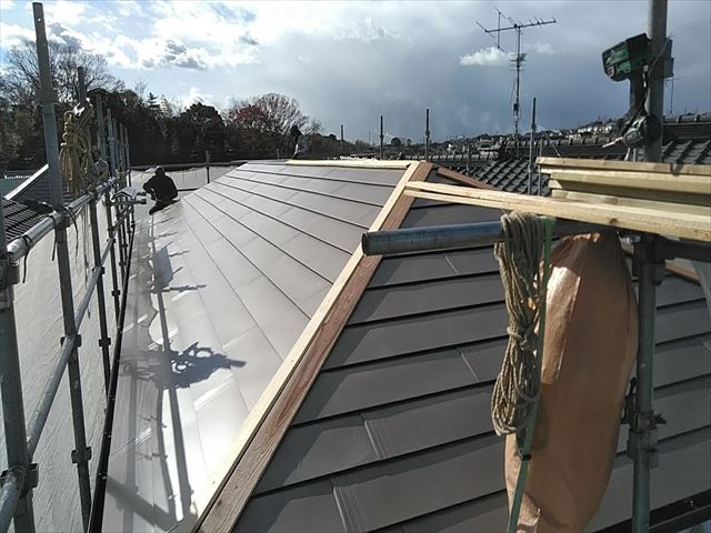 洋瓦を葺き替え