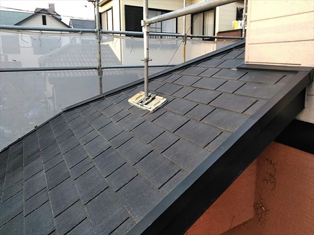 太陽光のある屋根のカバー工事