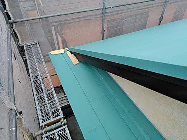 板金が飛ばされた屋根のカバー工事