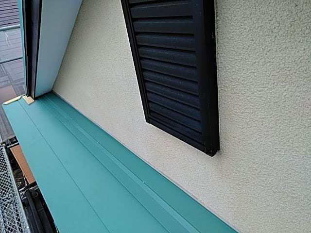 板金が飛ばされた屋根のカバー工事