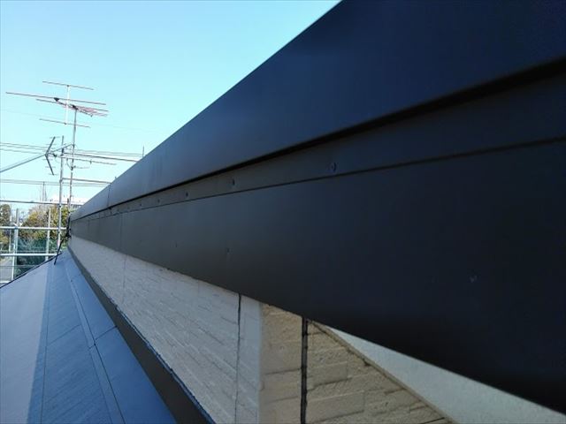 大型商業施設向かいの屋根をカバー工事