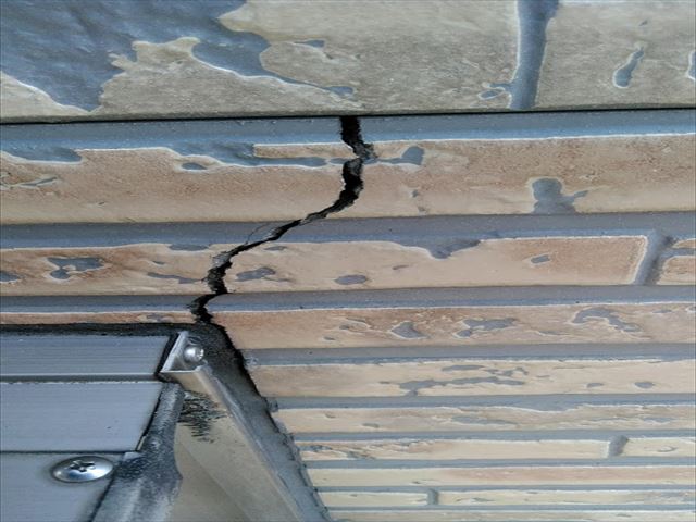 大型商業施設向かいの屋根をカバー工事