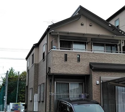 大型商業施設向かいの屋根をカバー工事