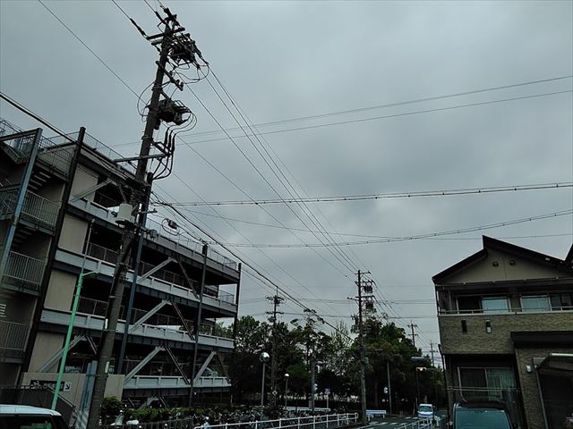 大型商業施設向かいの屋根をカバー工事