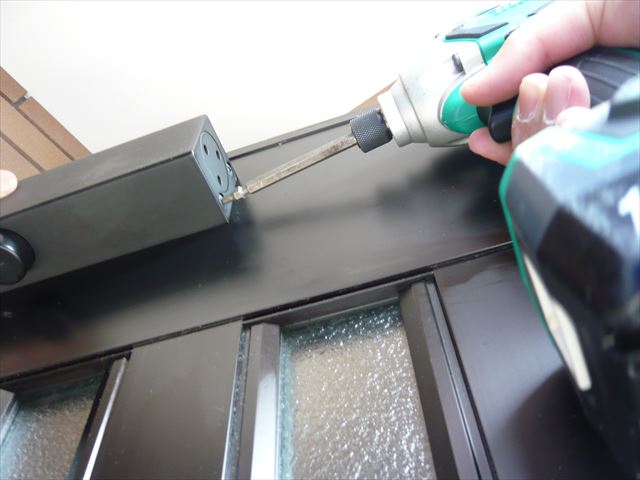 ドアクローザー交換