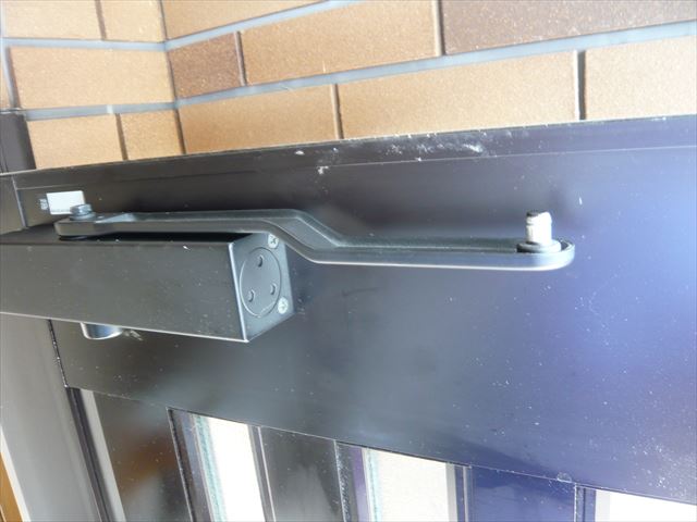 ドアクローザー