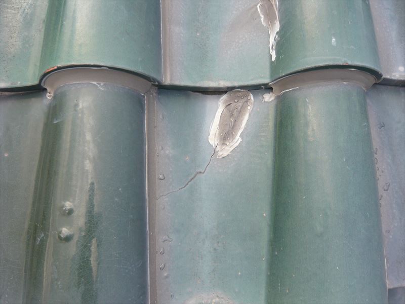 新たな瓦の割れ