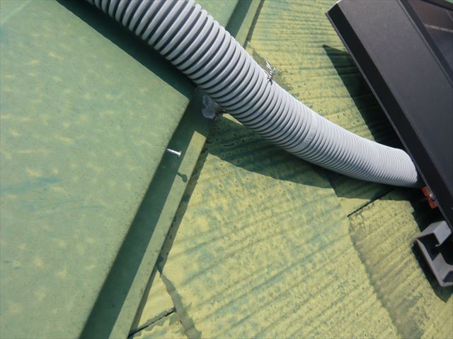 棟板金の釘浮き