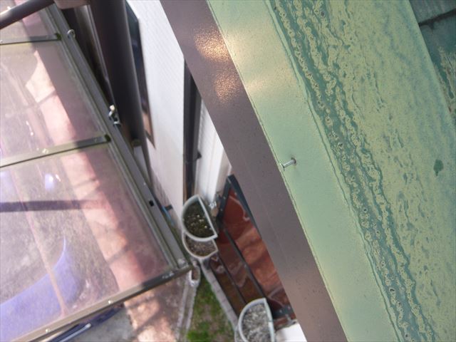 ケラバの釘浮き