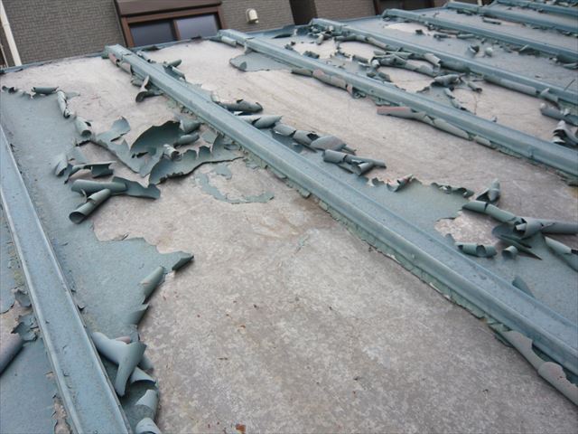 トタンの塗膜剥離