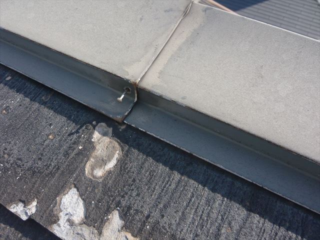 棟板金の釘浮き